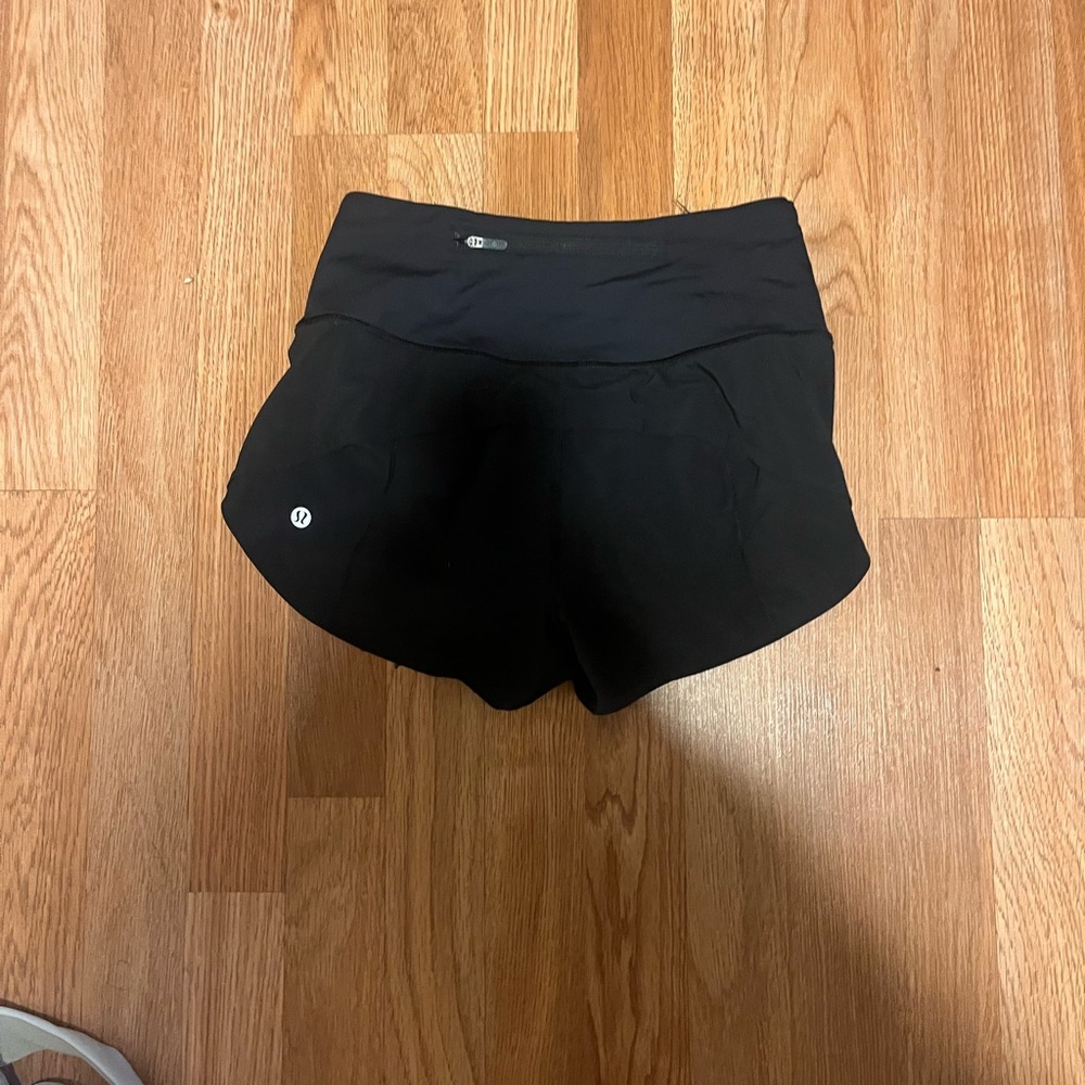 I’m selling these lululemon speed up shorts in size 2